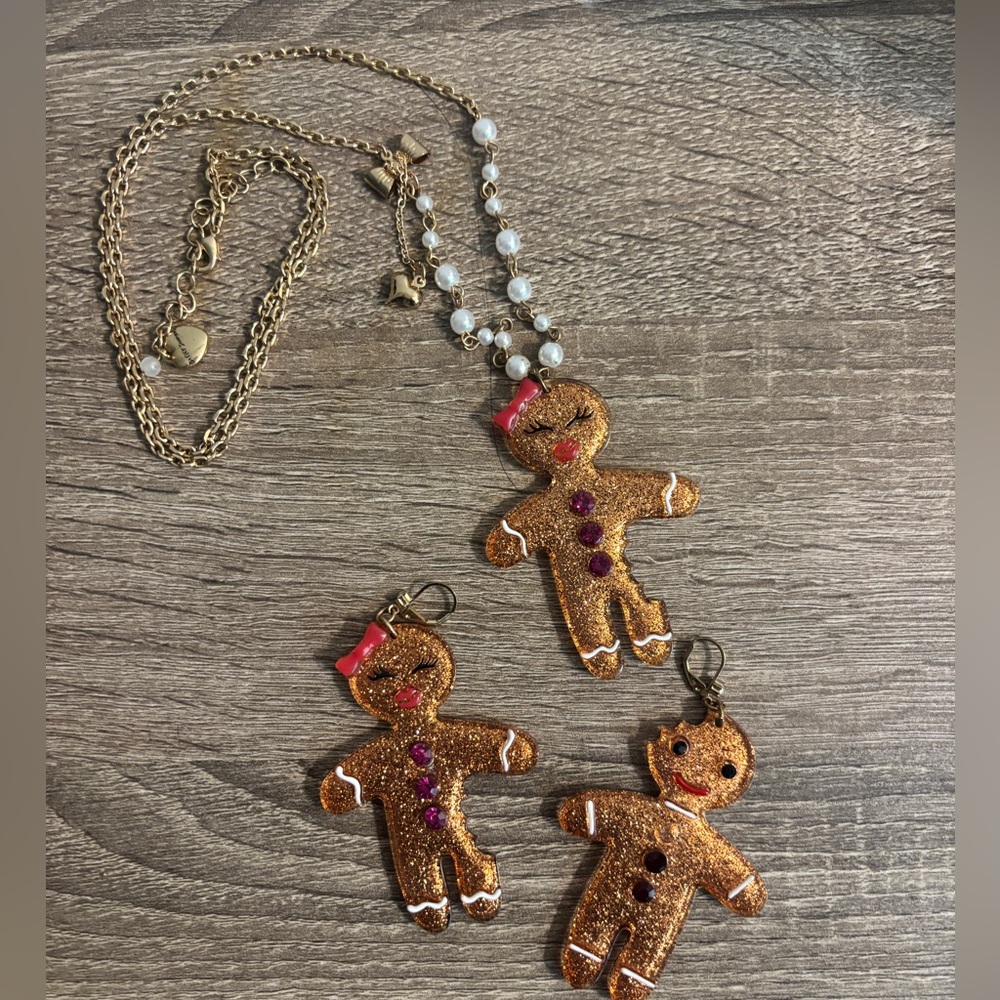 Betsey Johnson gingerbread earring and necklace set EUC
